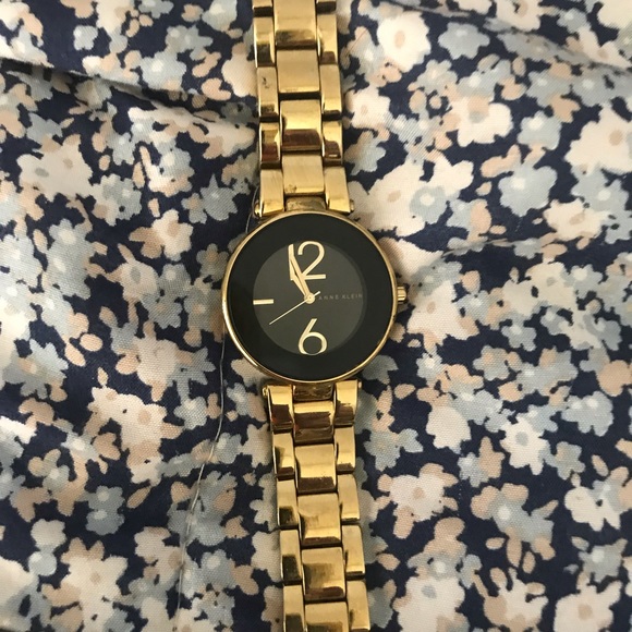 Watch - Picture 2 of 3